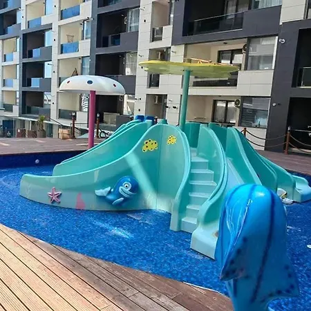 Theo In Building Stefan