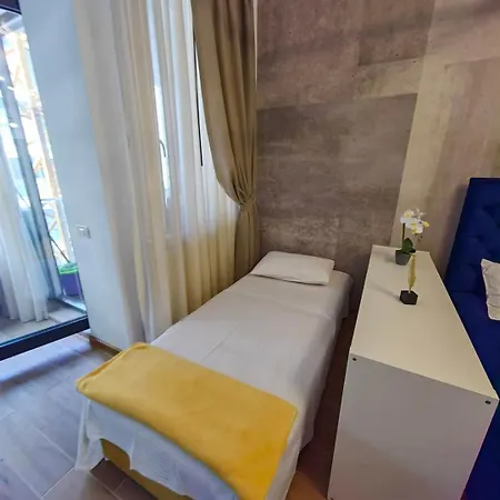 Theo In Building Stefan 那沃达利